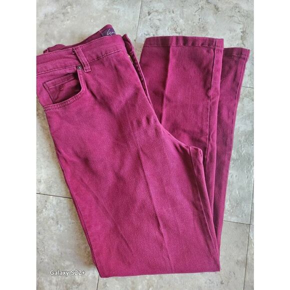 P5  Gloria Vanderbilt wine colored denim jeans - Picture 1 of 8